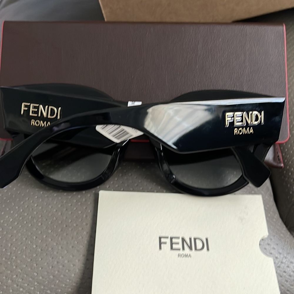Fendi sunglasses 🕶